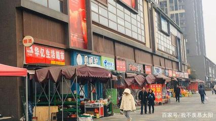 商鋪轉讓,小區門口第二間,租給超市。年租9萬